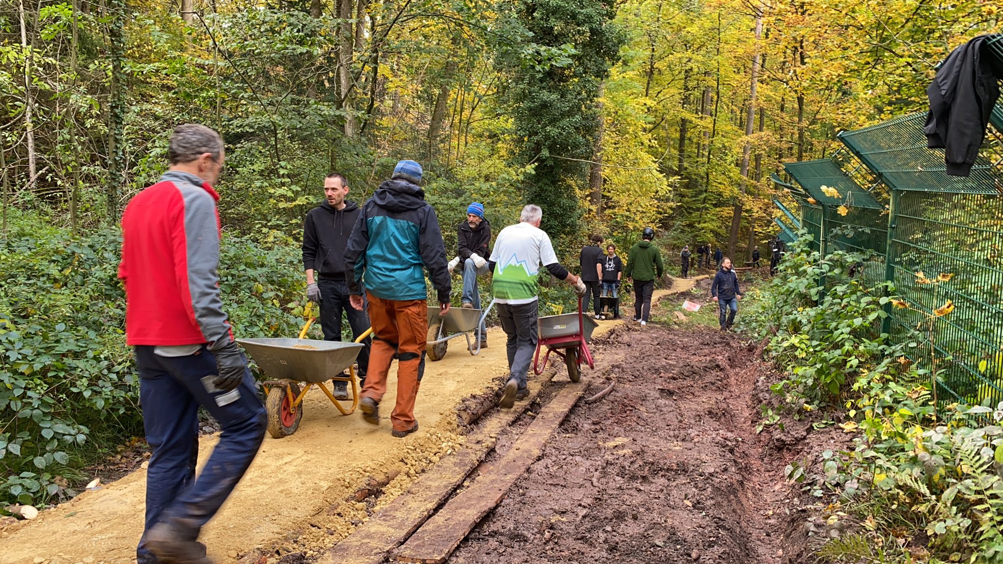 Read more about the article Trail-Großbau & Gemeinschaftsaktion
